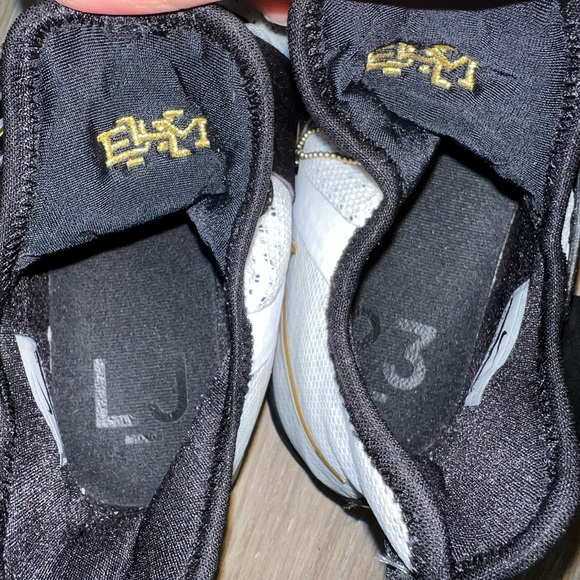 Lebron James basketball sneakers size 6.5 - Picture 8 of 9
